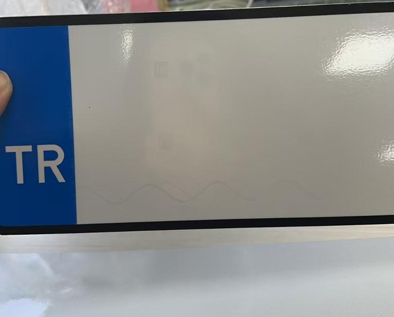 Targa riflettente in alluminio personalizzata con accessori in metallo per auto, targa di alta qualità