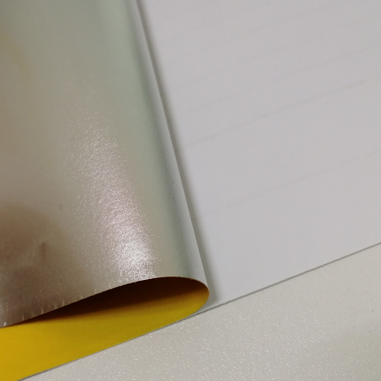 Fabbrica di forniture di perline di vetro autoadesive foglio riflettente stampabile pubblicità film riflettente di qualità commerciale